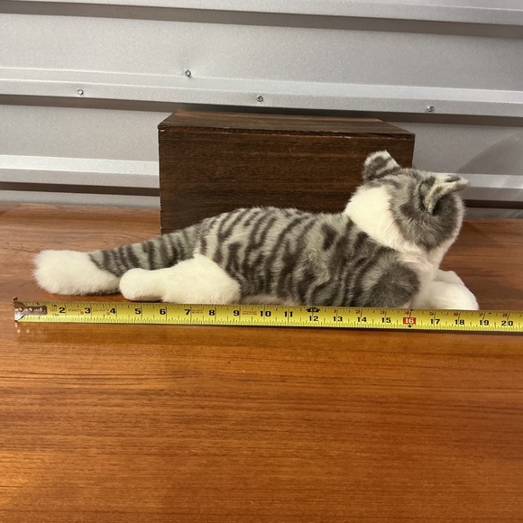 Douglas Cuddle Toy Gray Tabby Tuxedo Realistic Cat Plush Stuffed Animal - Picture 3 of 8